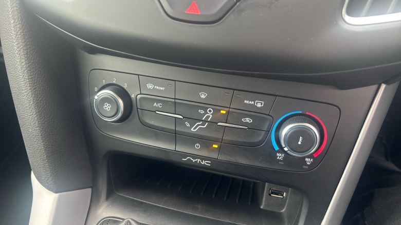 Ford Focus 1.0 EcoBoost 125 Zetec 5dr Petrol Hatchback